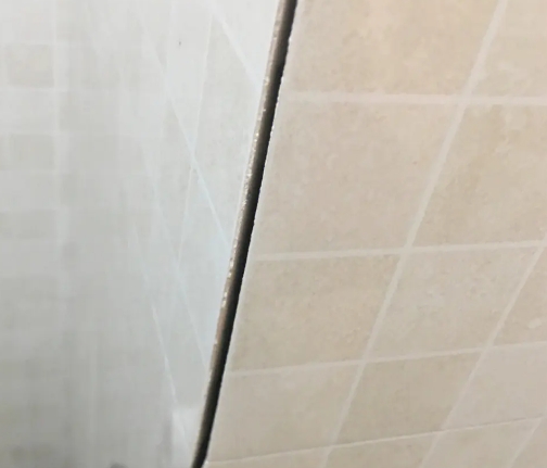 嘉禾瓷砖空鼓维修公司分享阳台瓷砖脱落的修复过程可以分为以下几个步骤